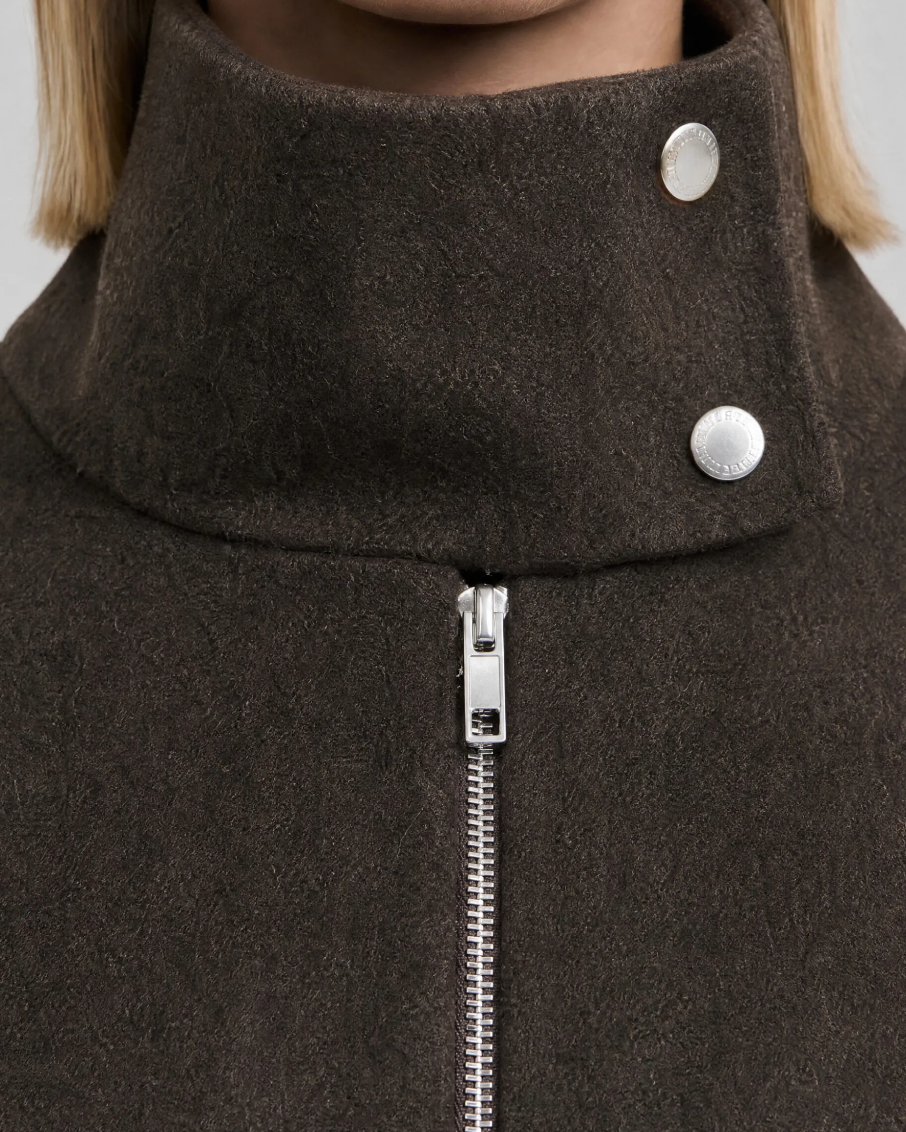 Blouson col montant en laine marron