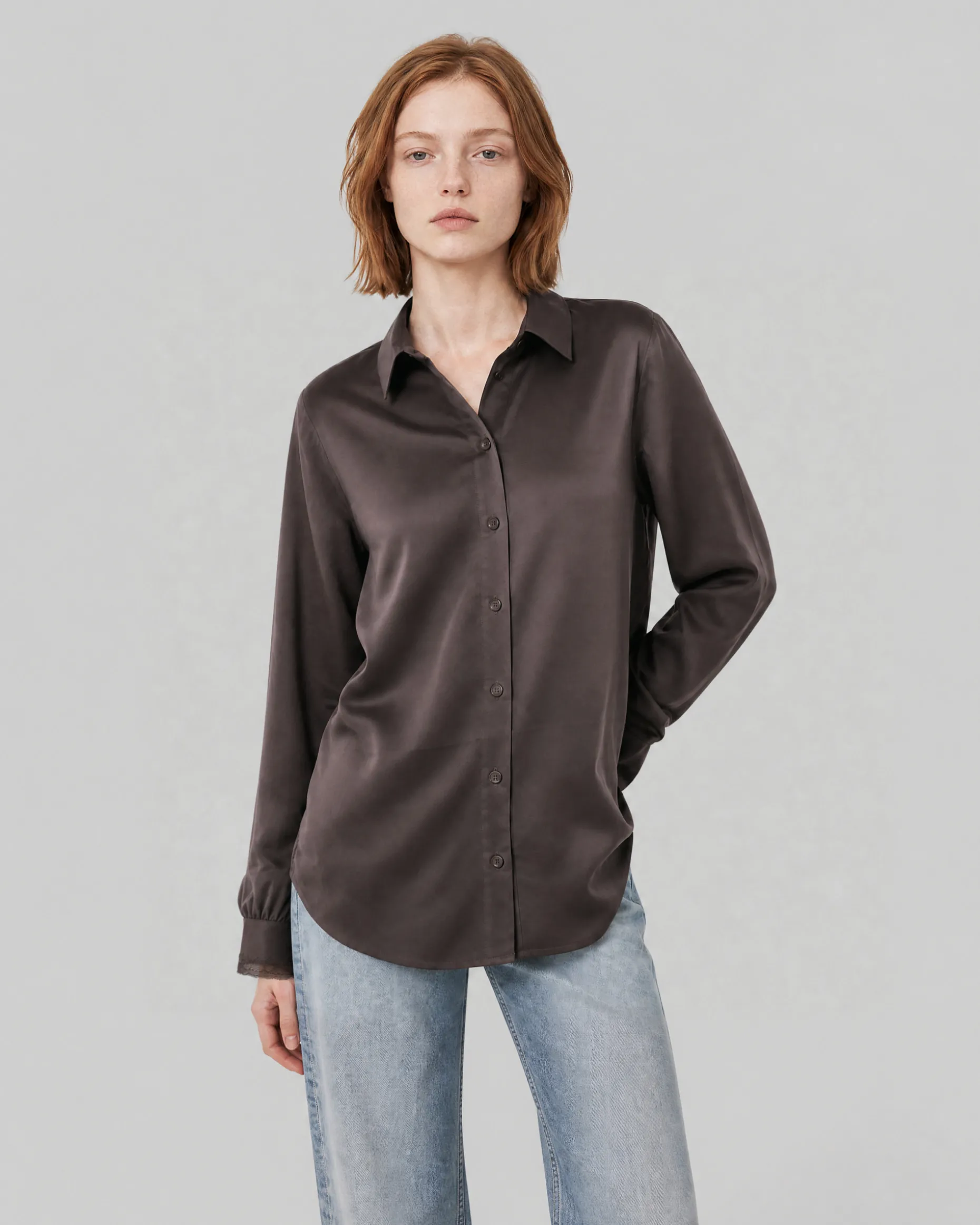 Chemise en soie avec dentelle marron