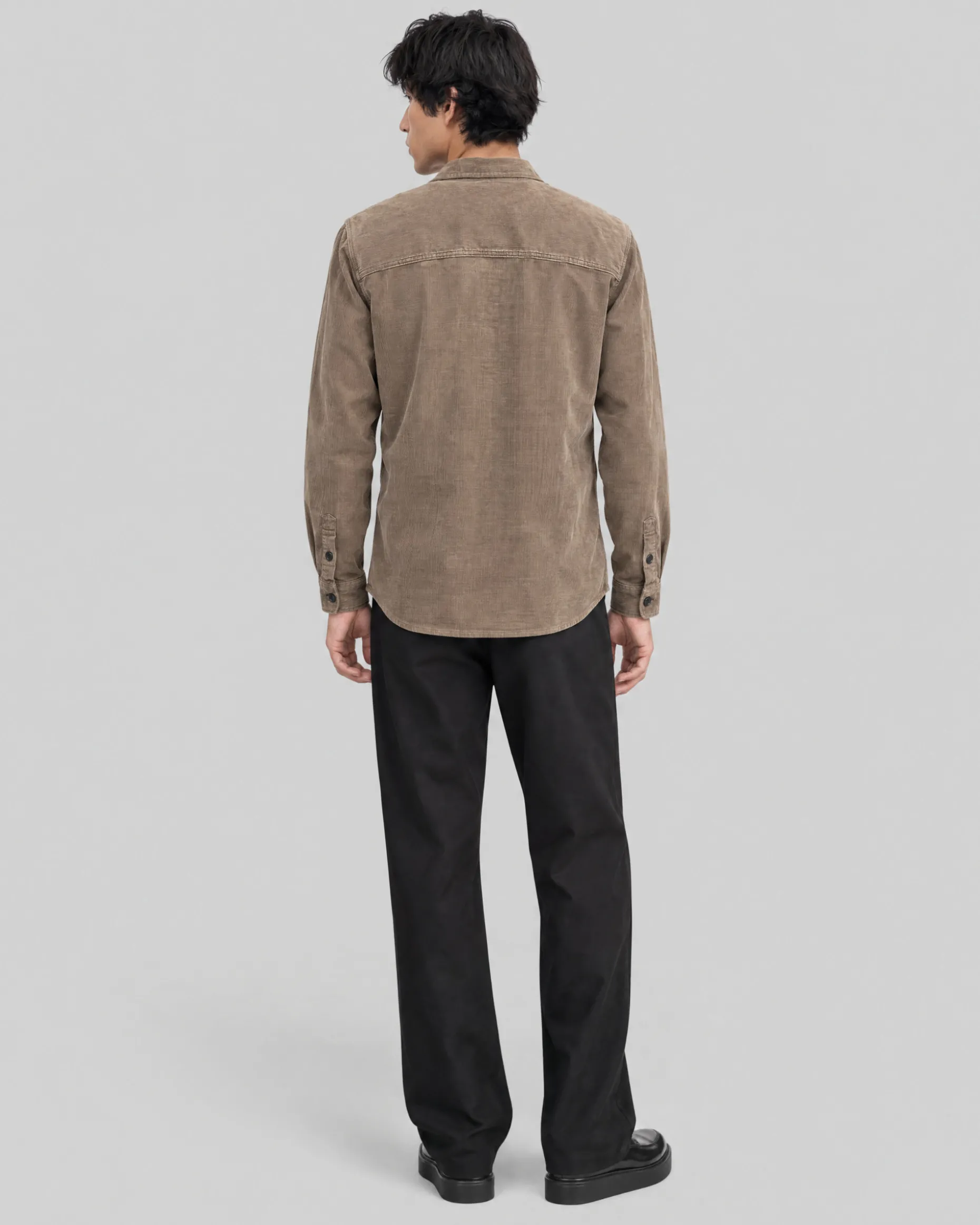 Chemise en velours côtelé taupe