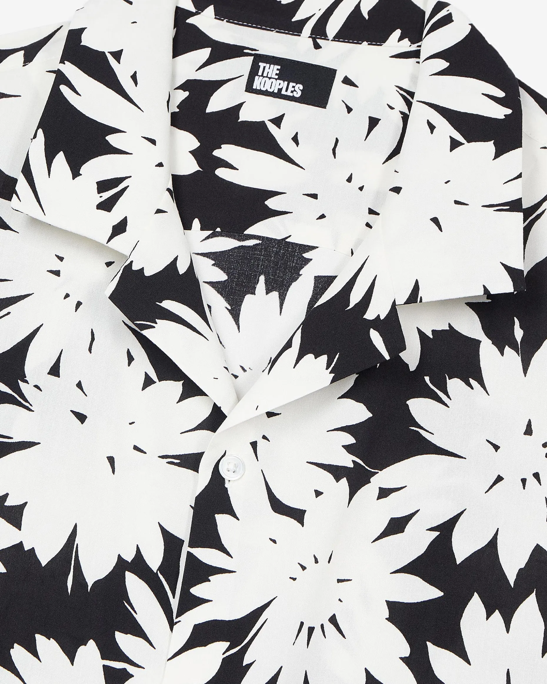 Chemise manches courtes imprimé fleuri noire