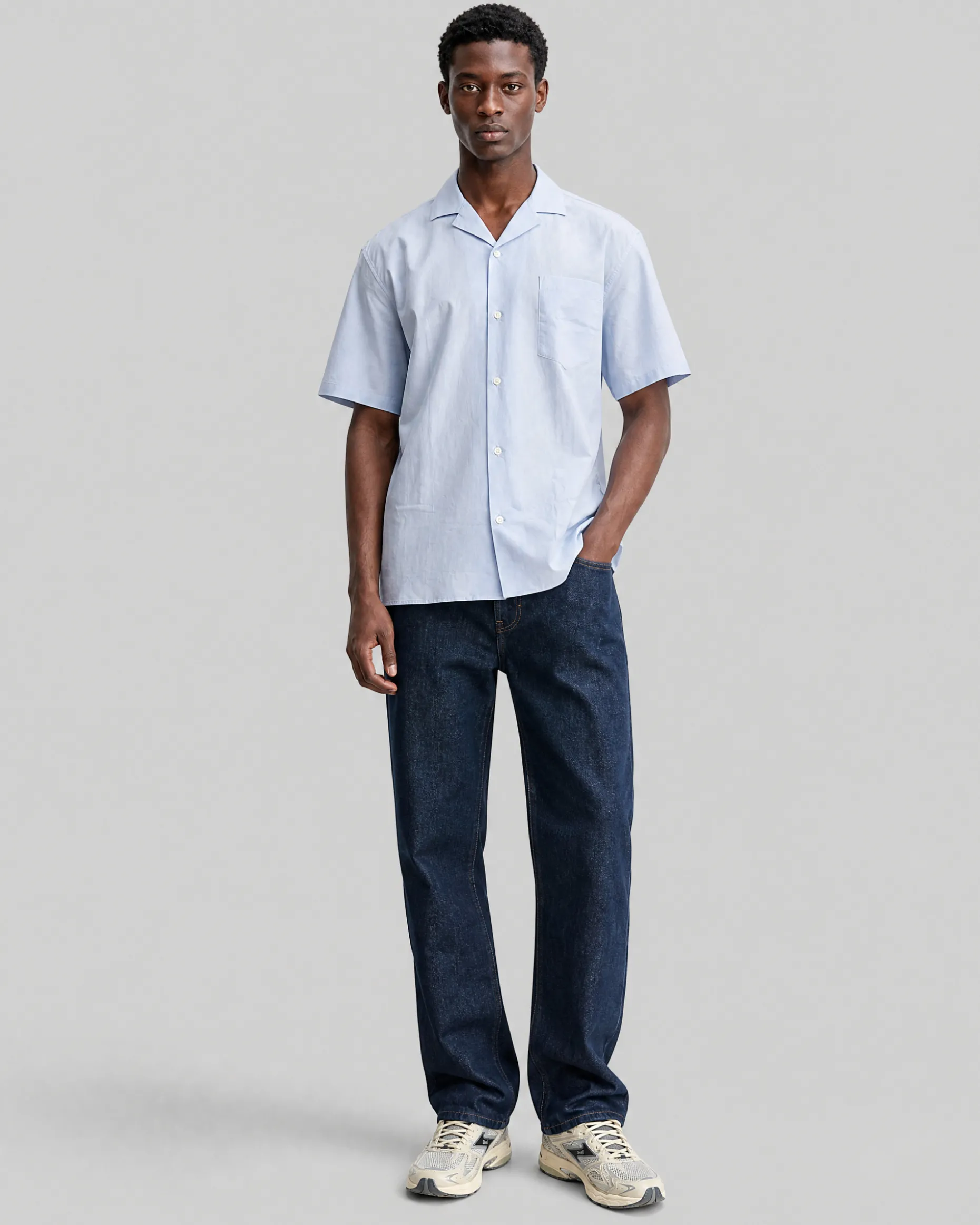 Chemise manches courtes unie bleu clair