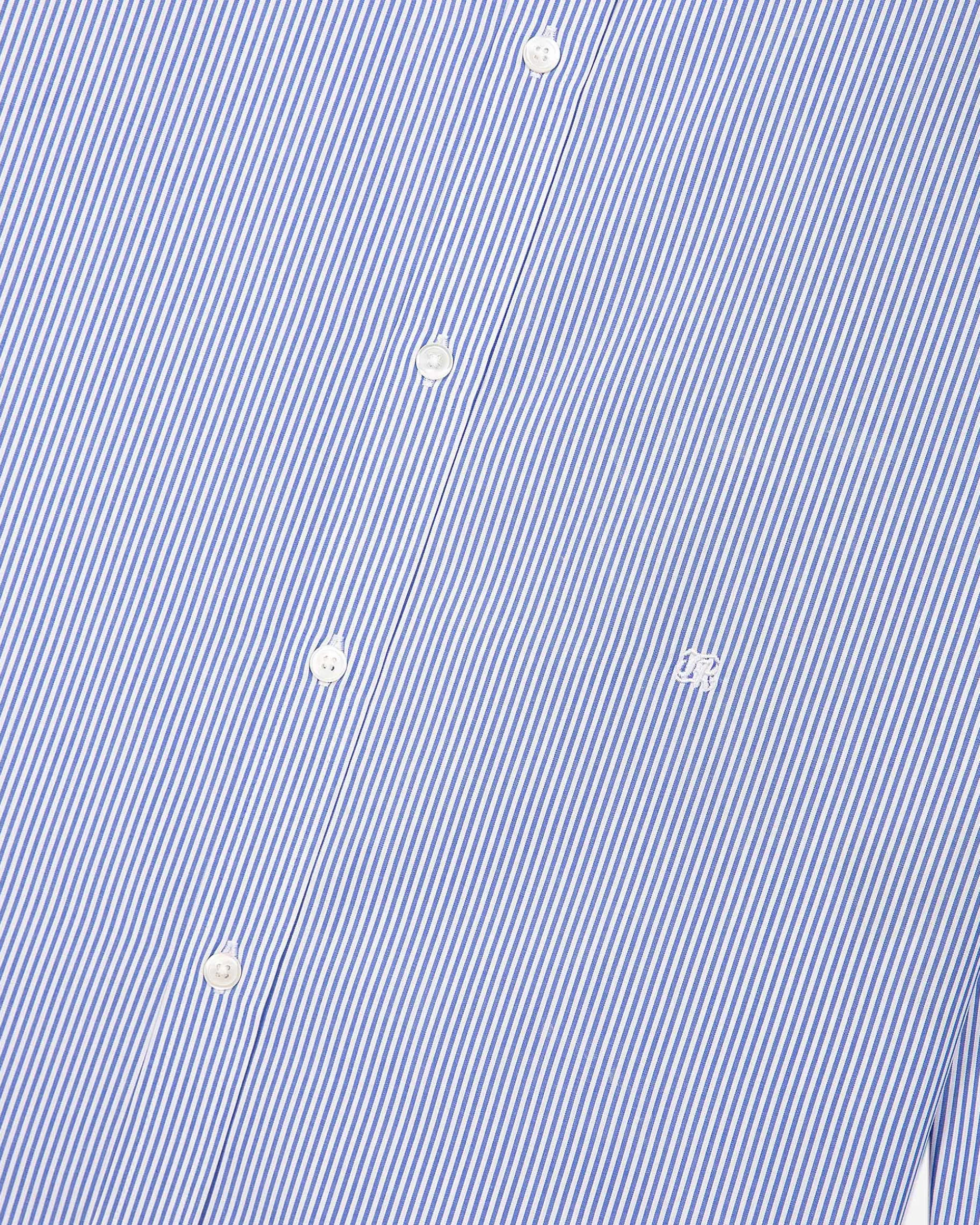 Chemise à rayures blanche et bleue