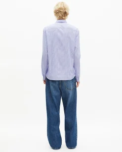 Chemise à rayures blanche et bleue