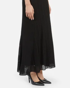 Escarpins à talons en cuir avec clous noirs