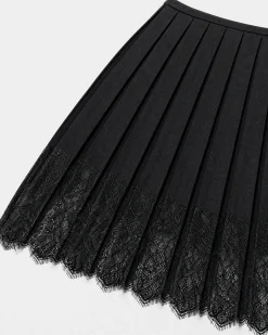 Jupe courte avec dentelle noire