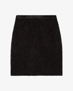 Jupe courte en dentelle noire