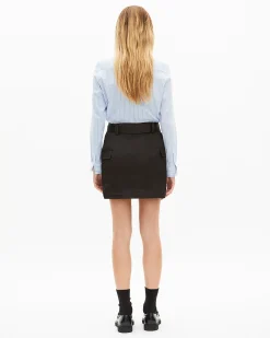 Jupe courte en satin noire