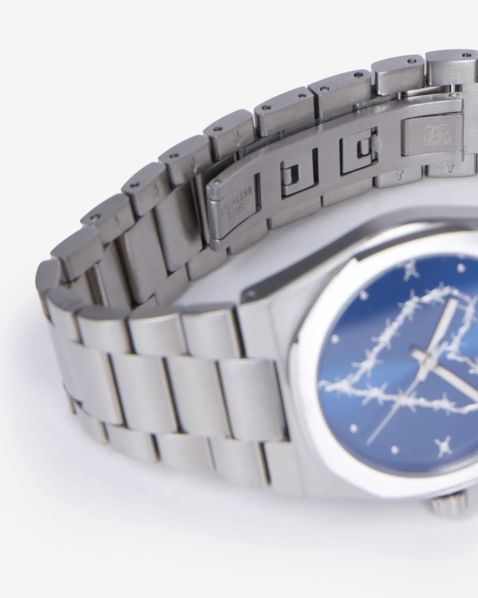 Montre avec coeur cadran bleu