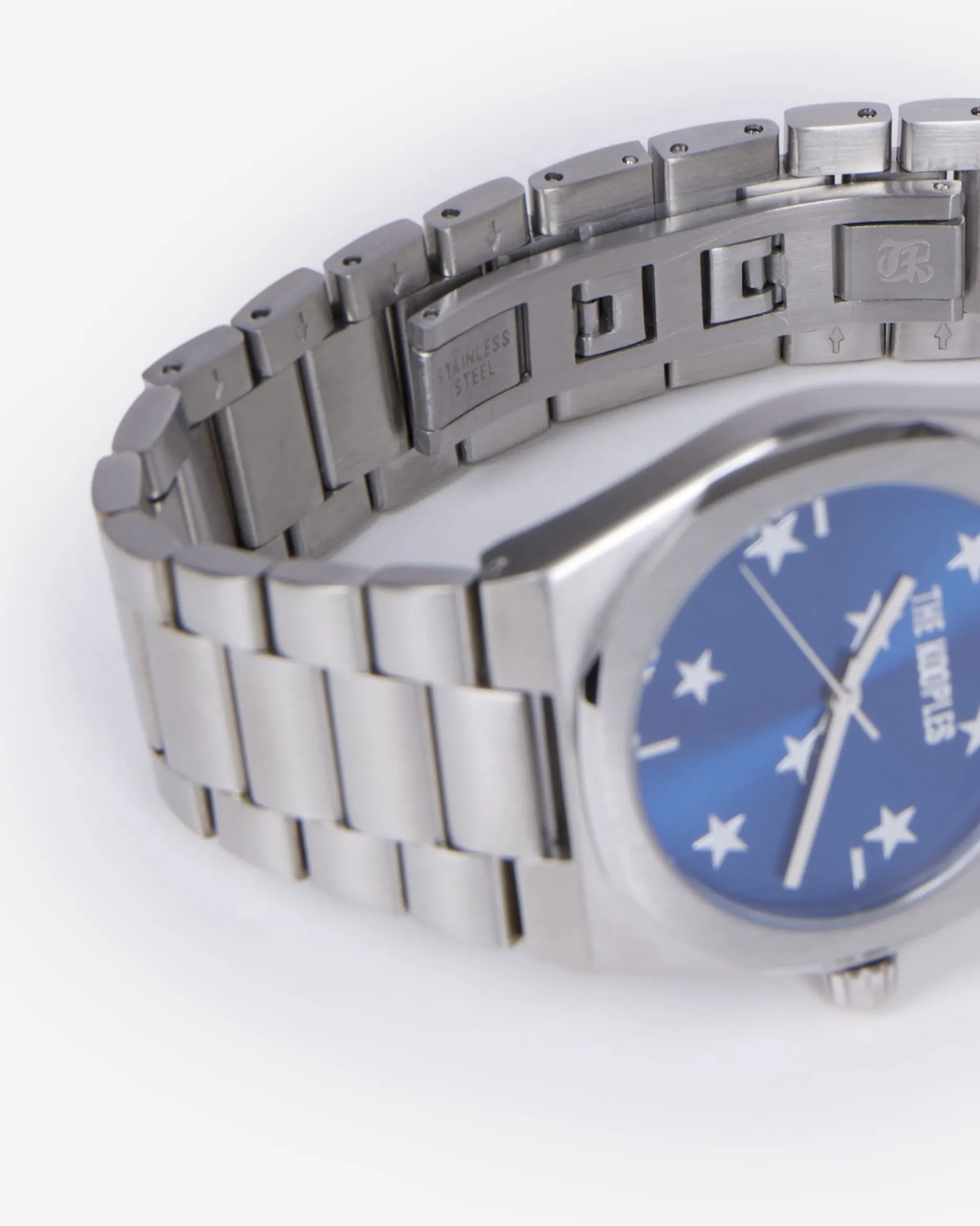 Montre avec étoiles argentée cadran bleu