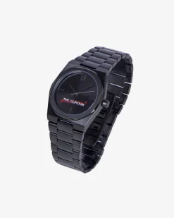 Montre What Is noire