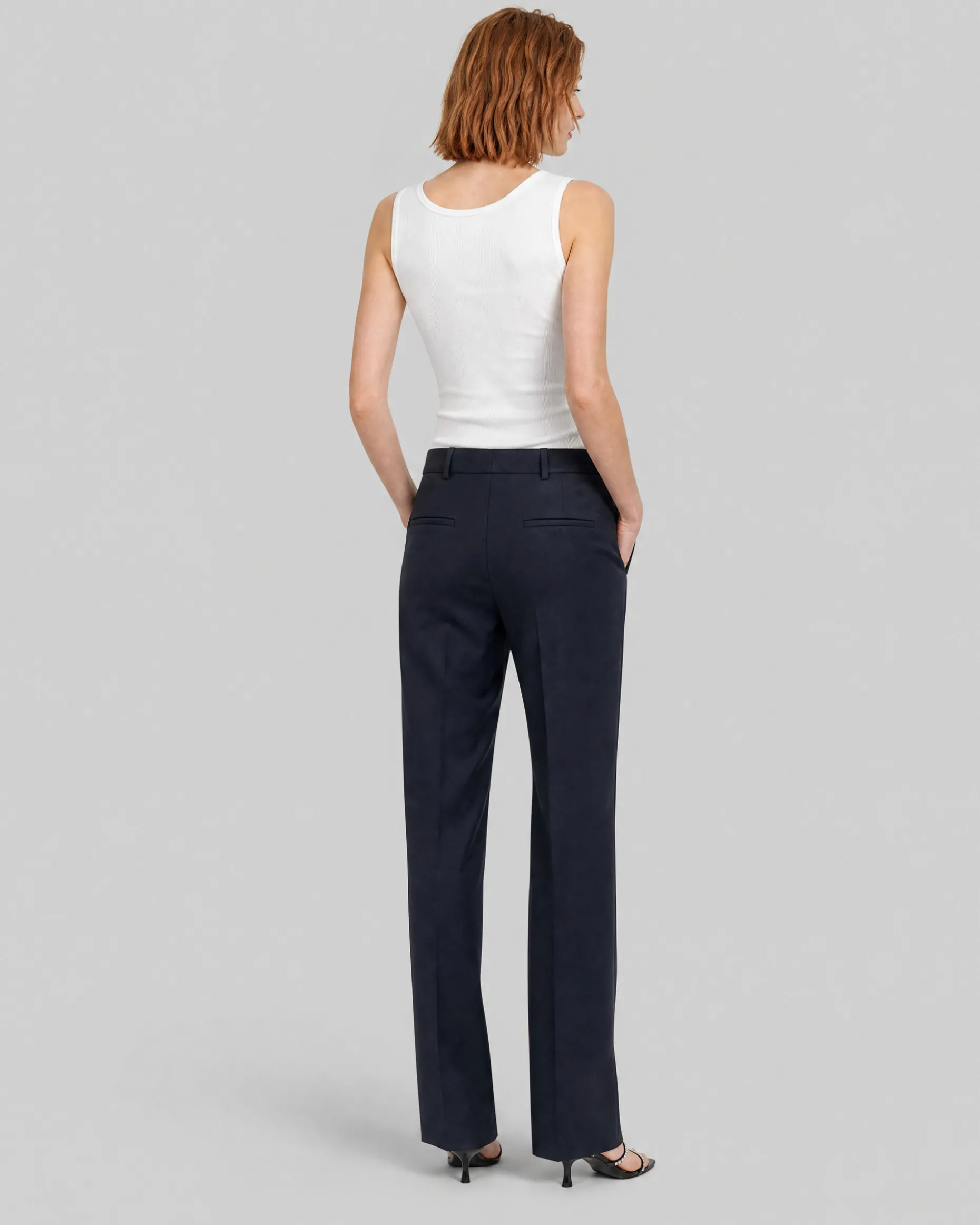 Pantalon de tailleur ajusté en laine marine