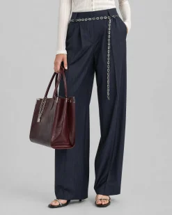 Pantalon de tailleur en laine large motif fines rayures marine