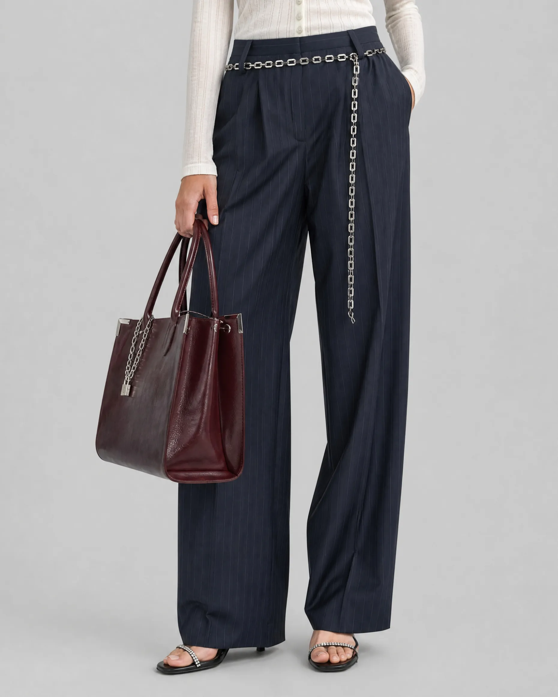 Pantalon de tailleur en laine large motif fines rayures marine