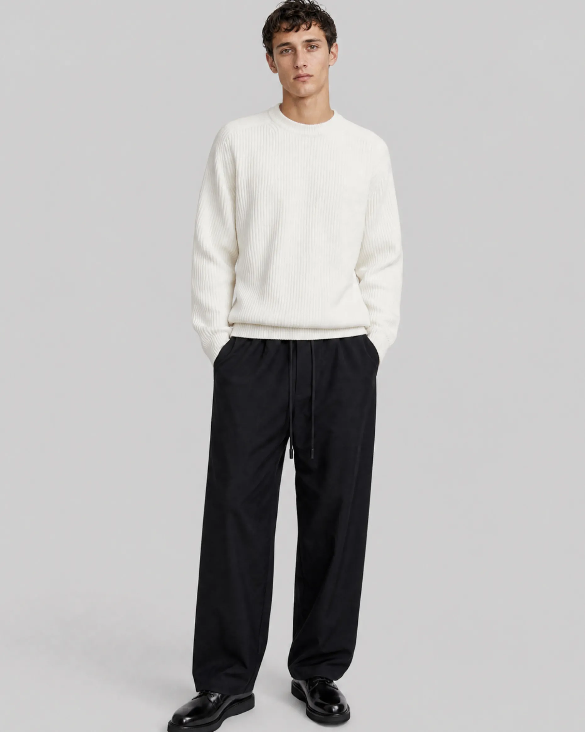 Pantalon droit en laine noir