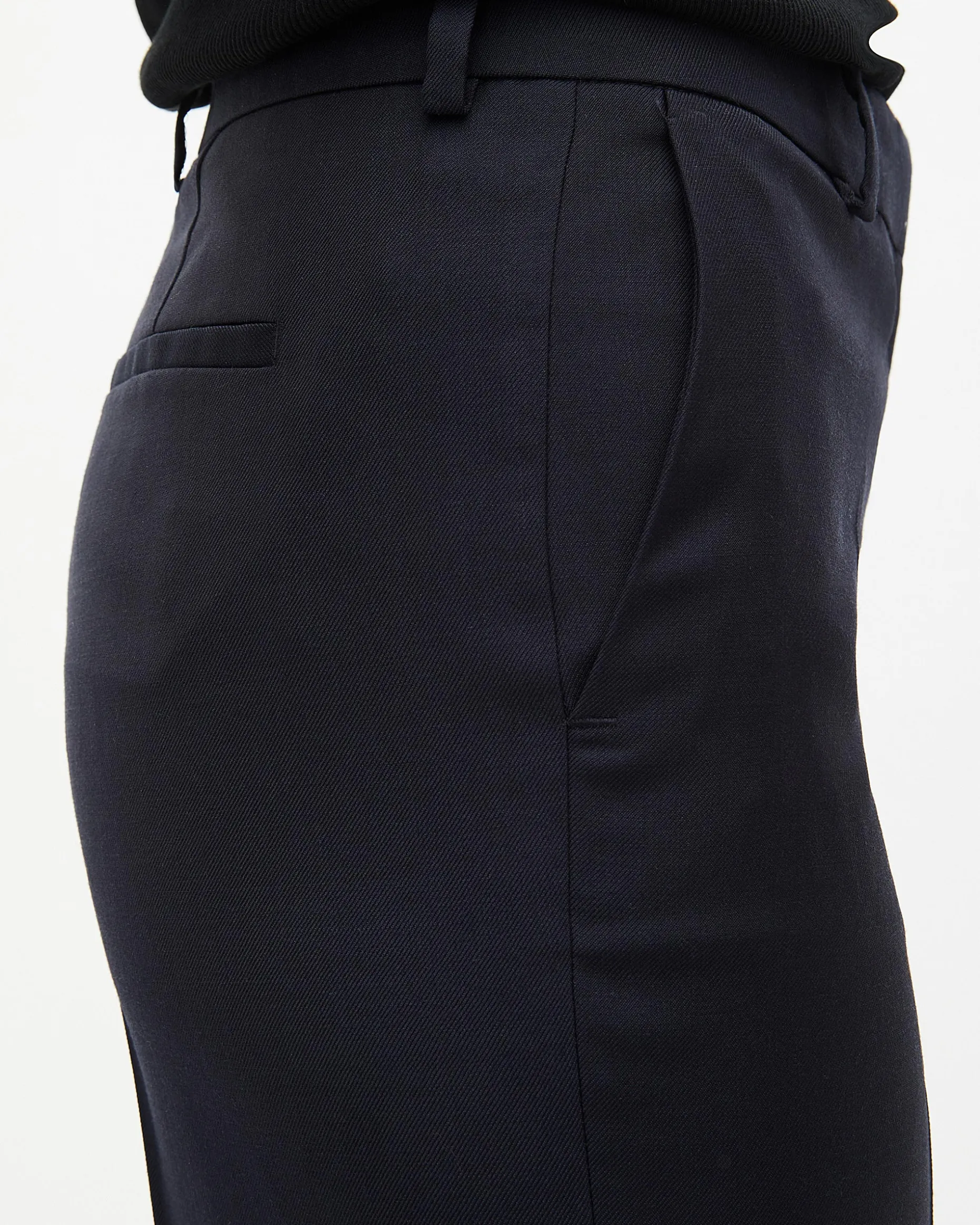 Pantalon tailleur en laine coupe ajustée bleu marine