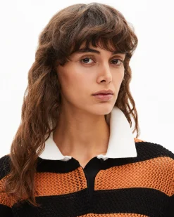 Polo en maille ajourée rayé orange et noir