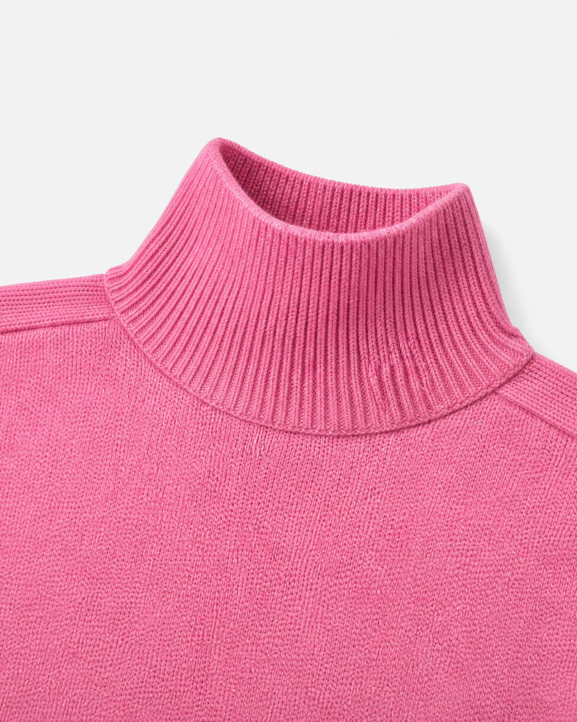 Pull col montant en laine mérinos rose
