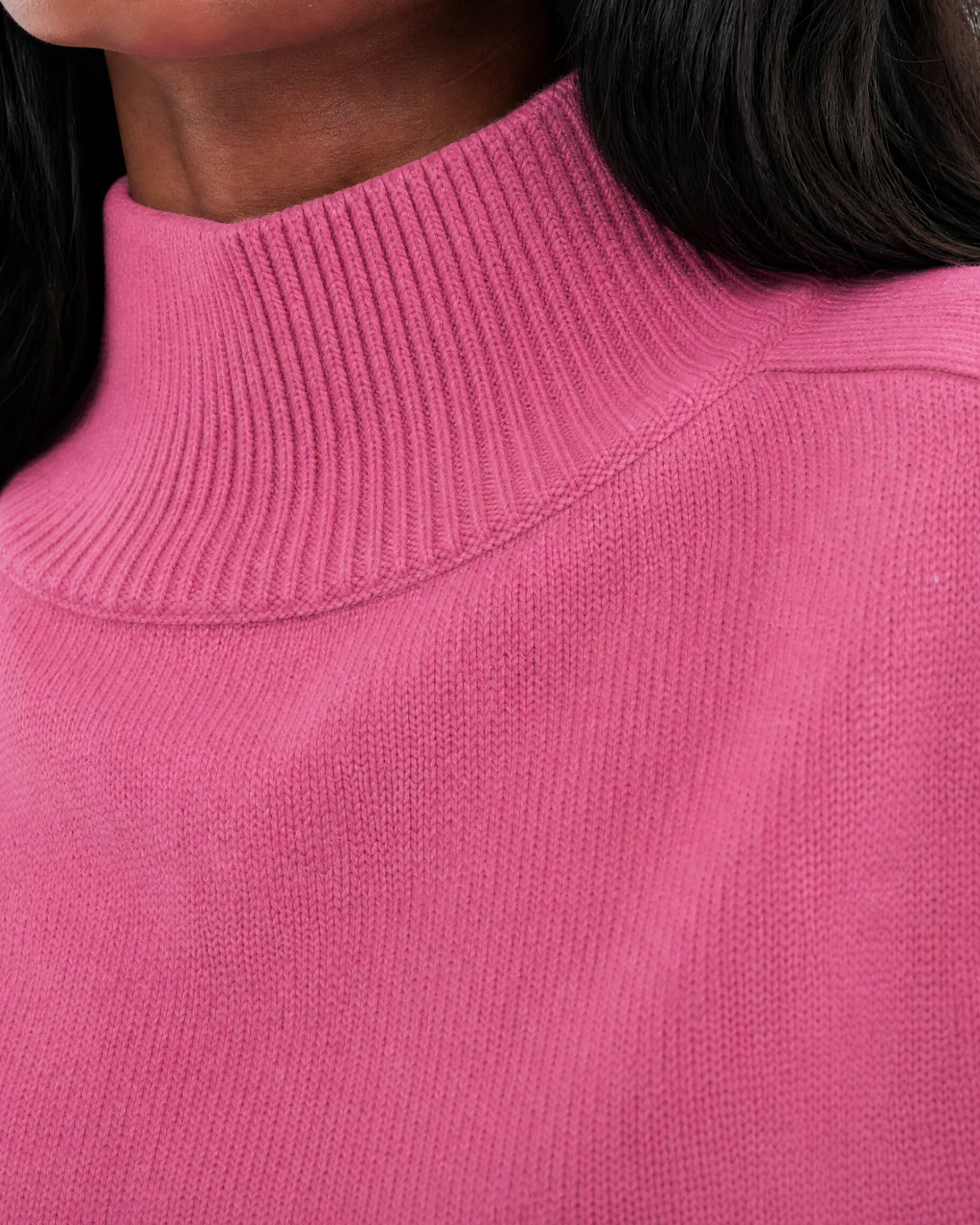 Pull col montant en laine mérinos rose