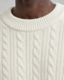 Pull col rond torsadé en laine écru