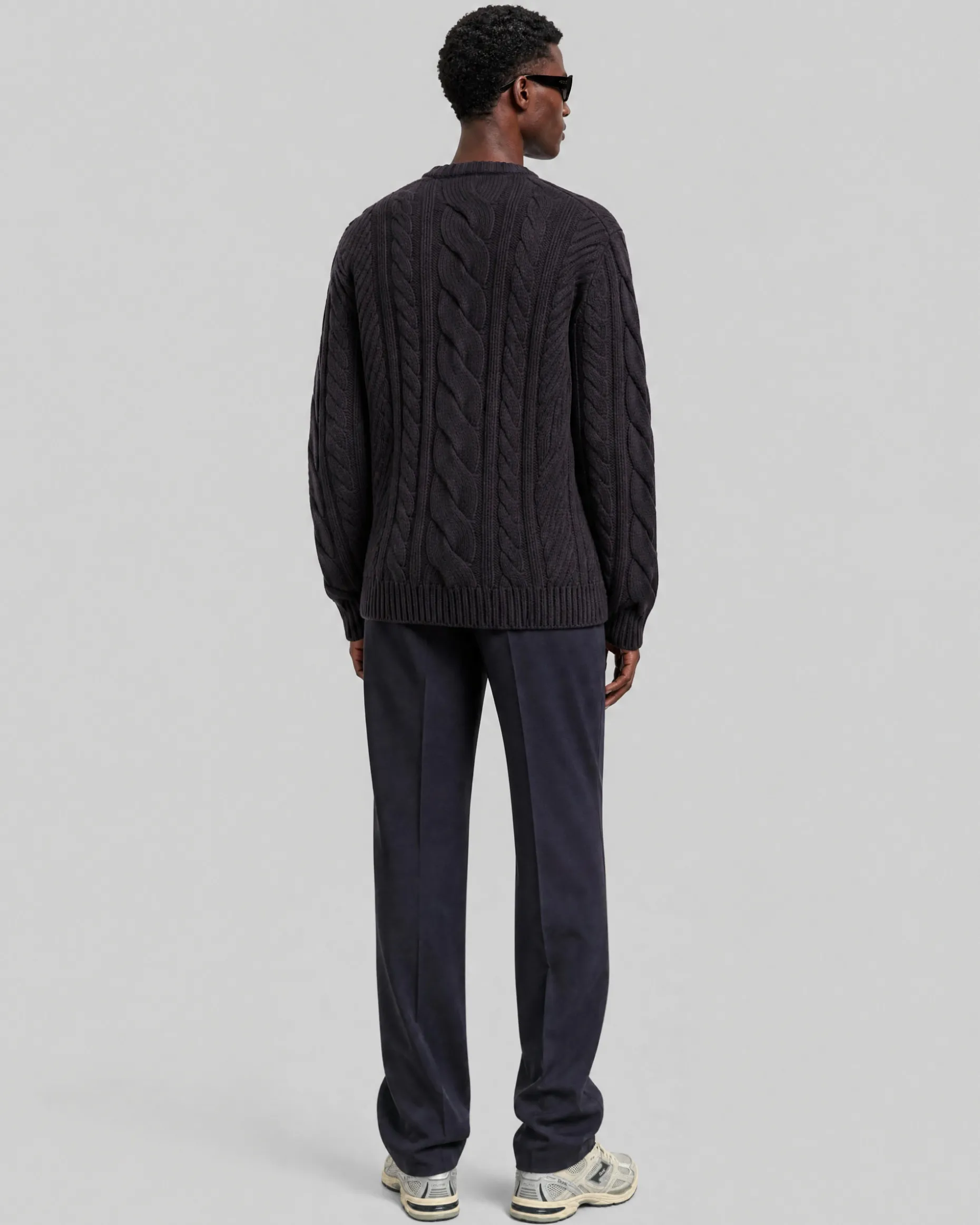 Pull col rond torsadé en laine marine