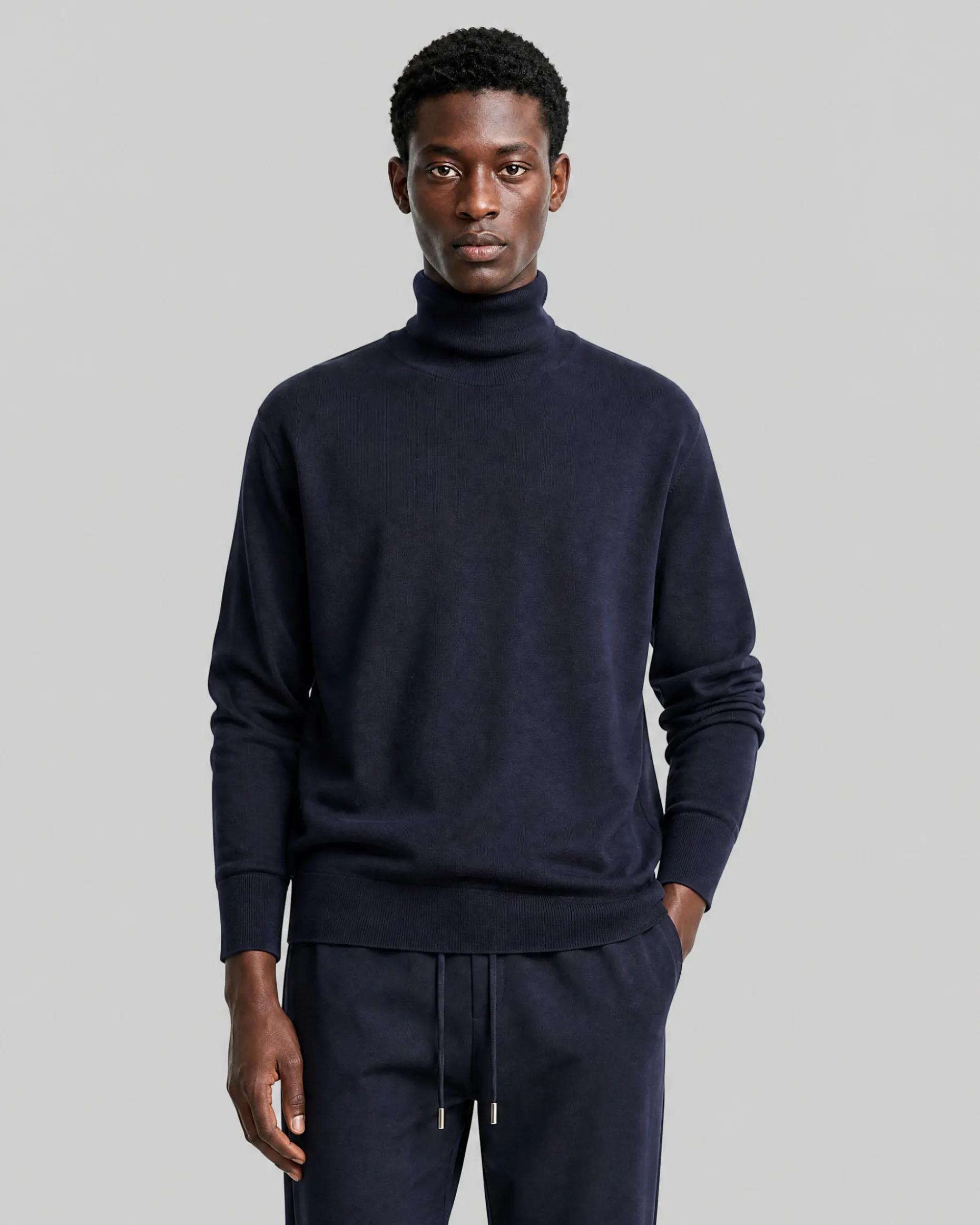 Pull col roulé en laine mérinos marine
