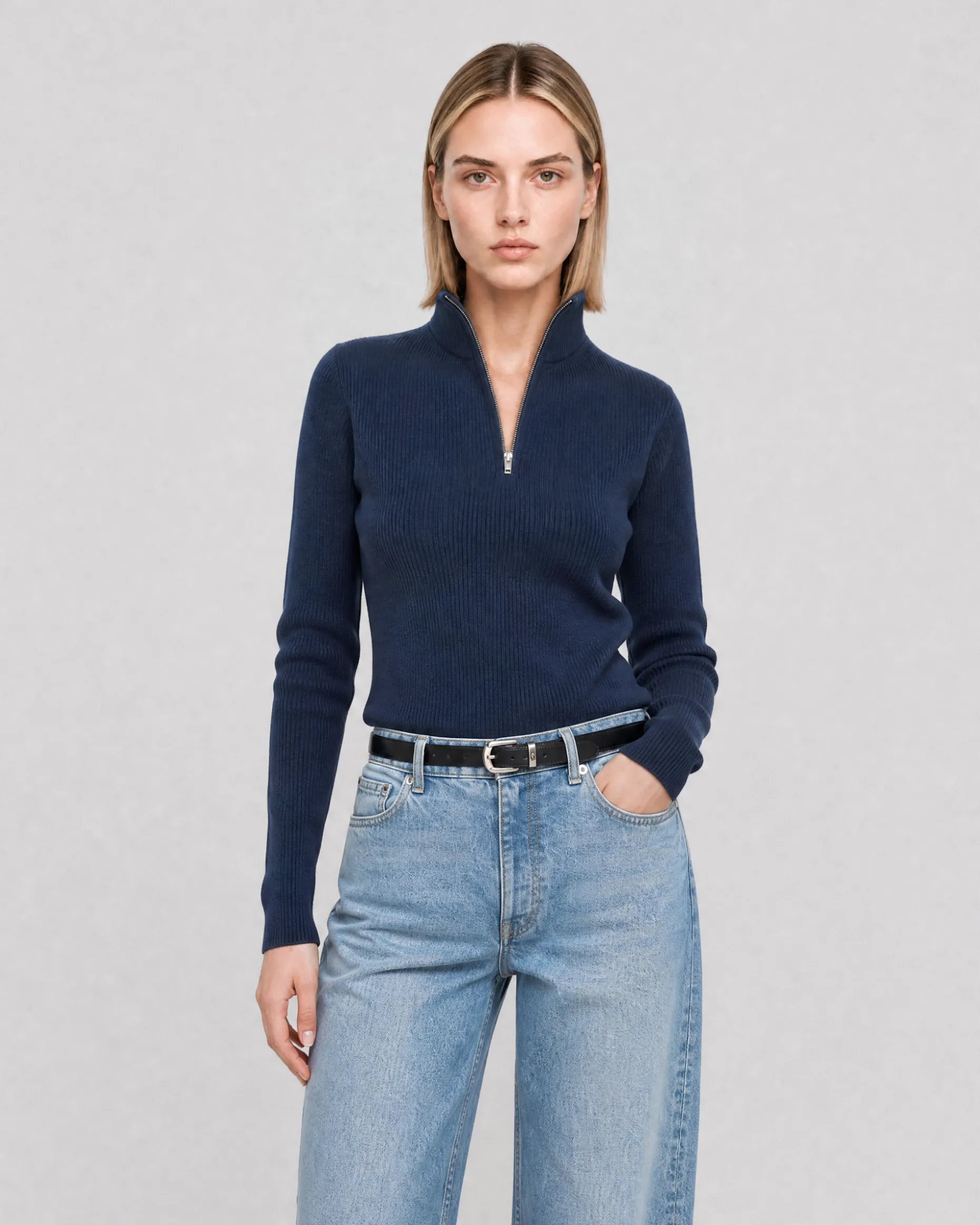 Pull en maille côtelée en laine mérinos marine