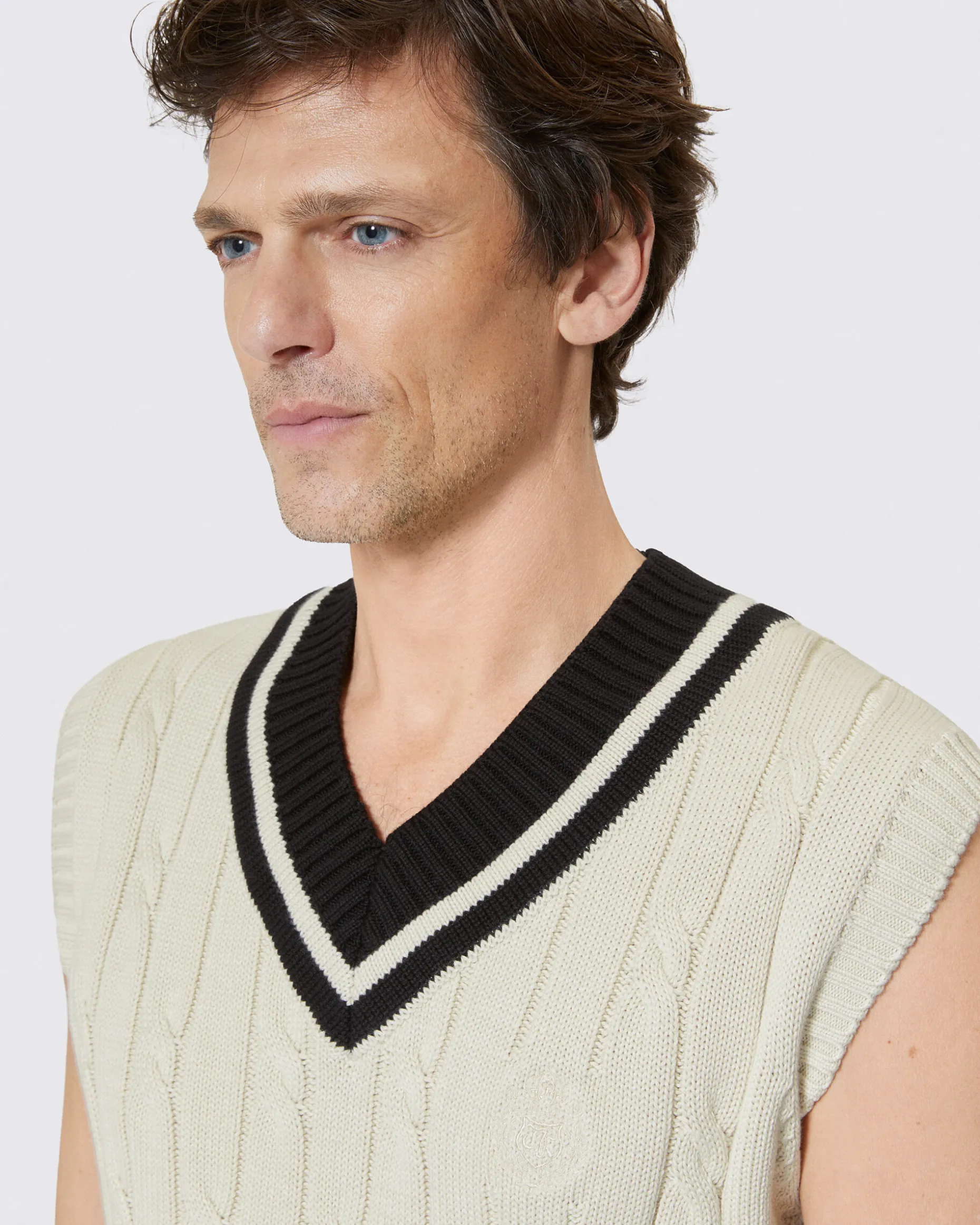 Pull sans manches à torsades beige