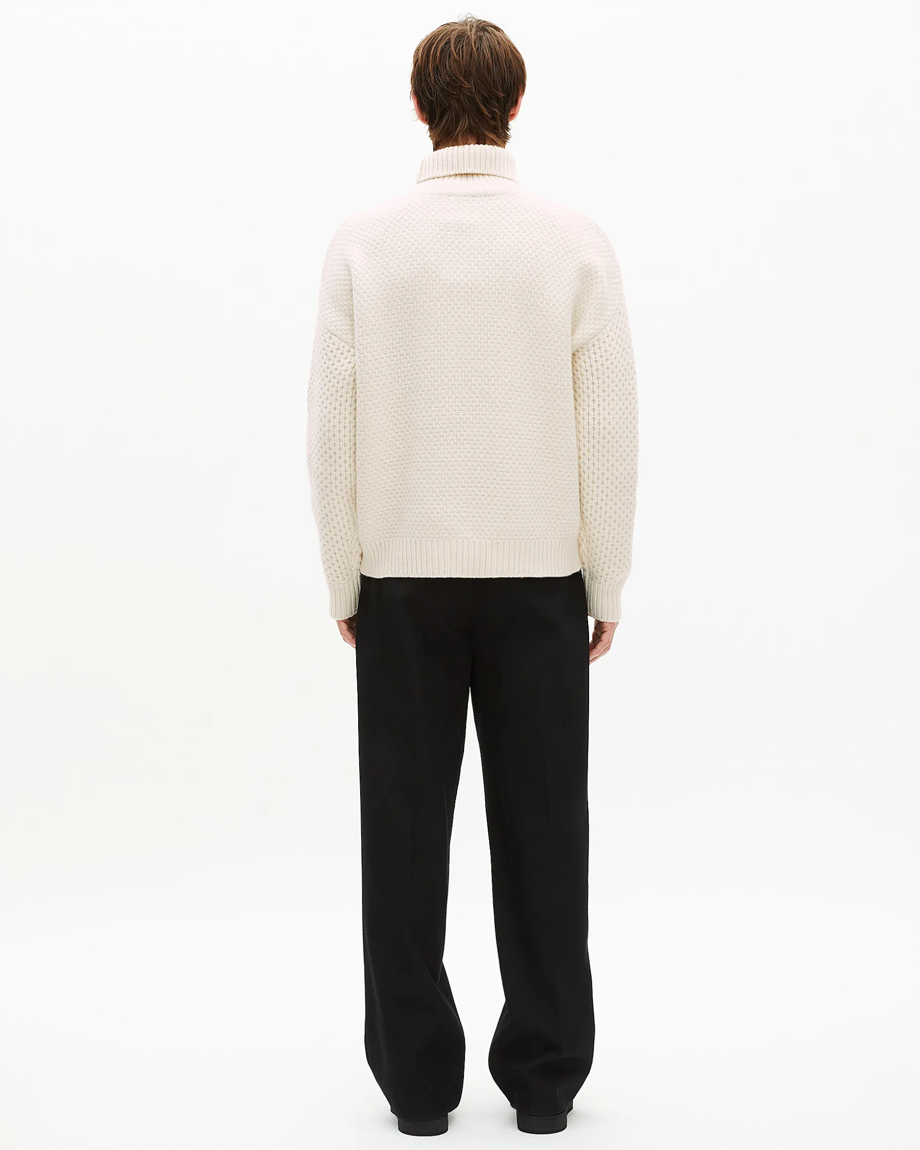 Pull torsadé en laine beige