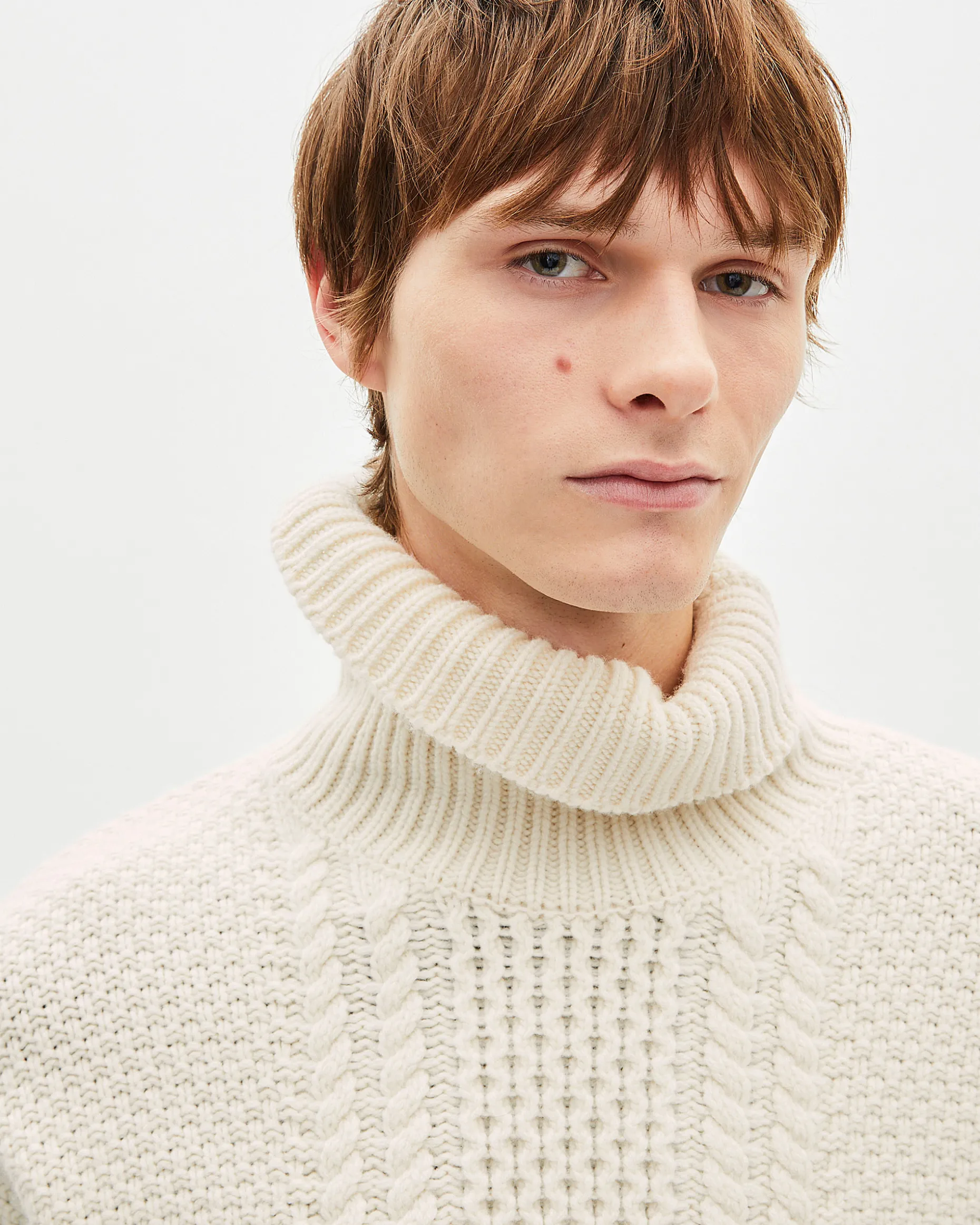 Pull torsadé en laine beige