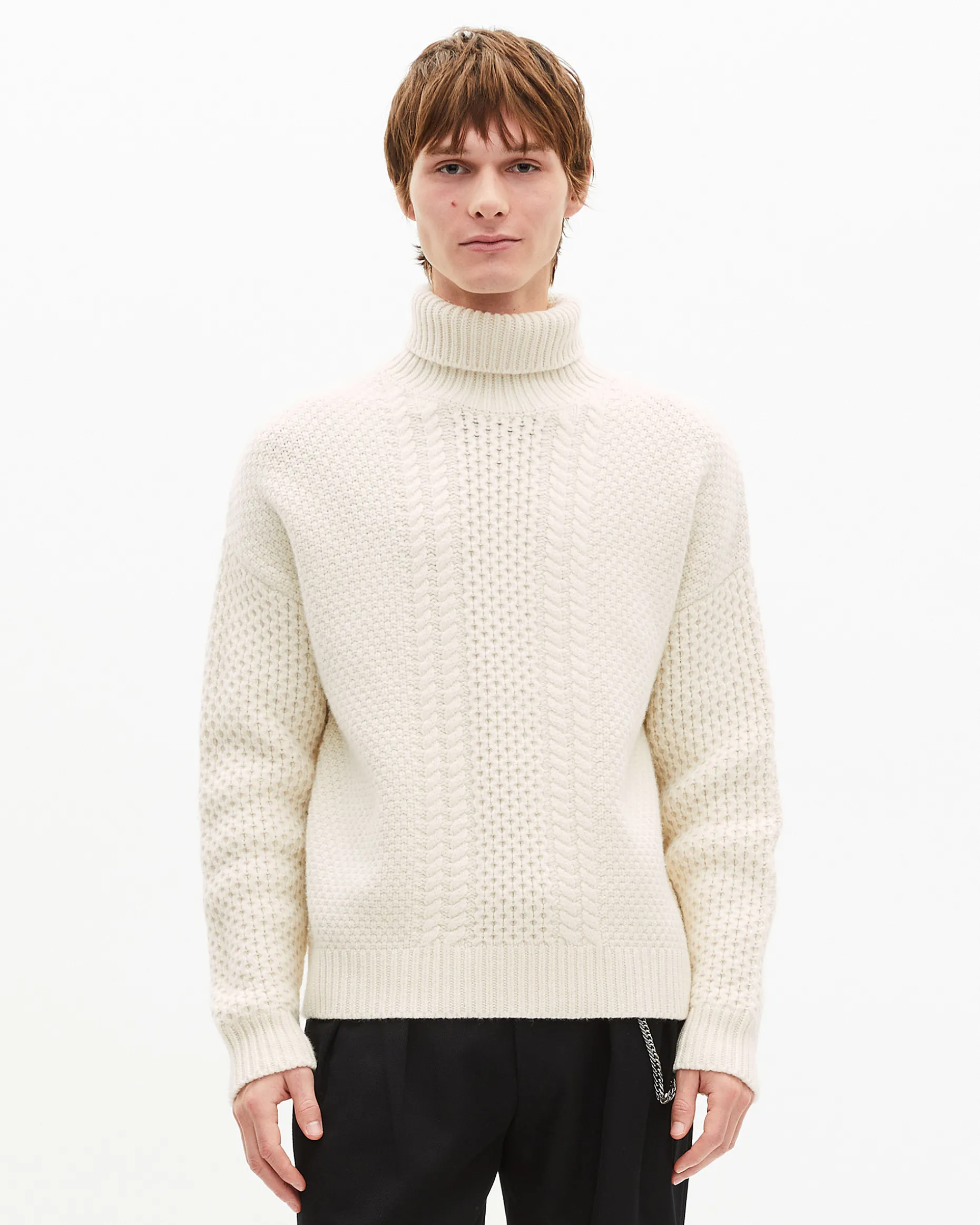 Pull torsadé en laine beige
