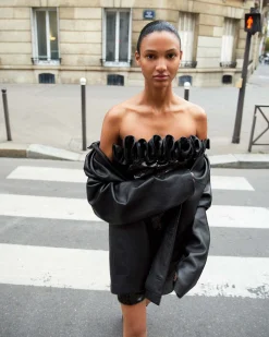 Robe bustier courte sequins avec détail effet cuir noire