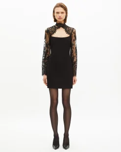 Robe courte avec dentelle noire