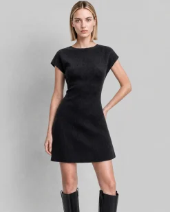 Robe courte en maille noire