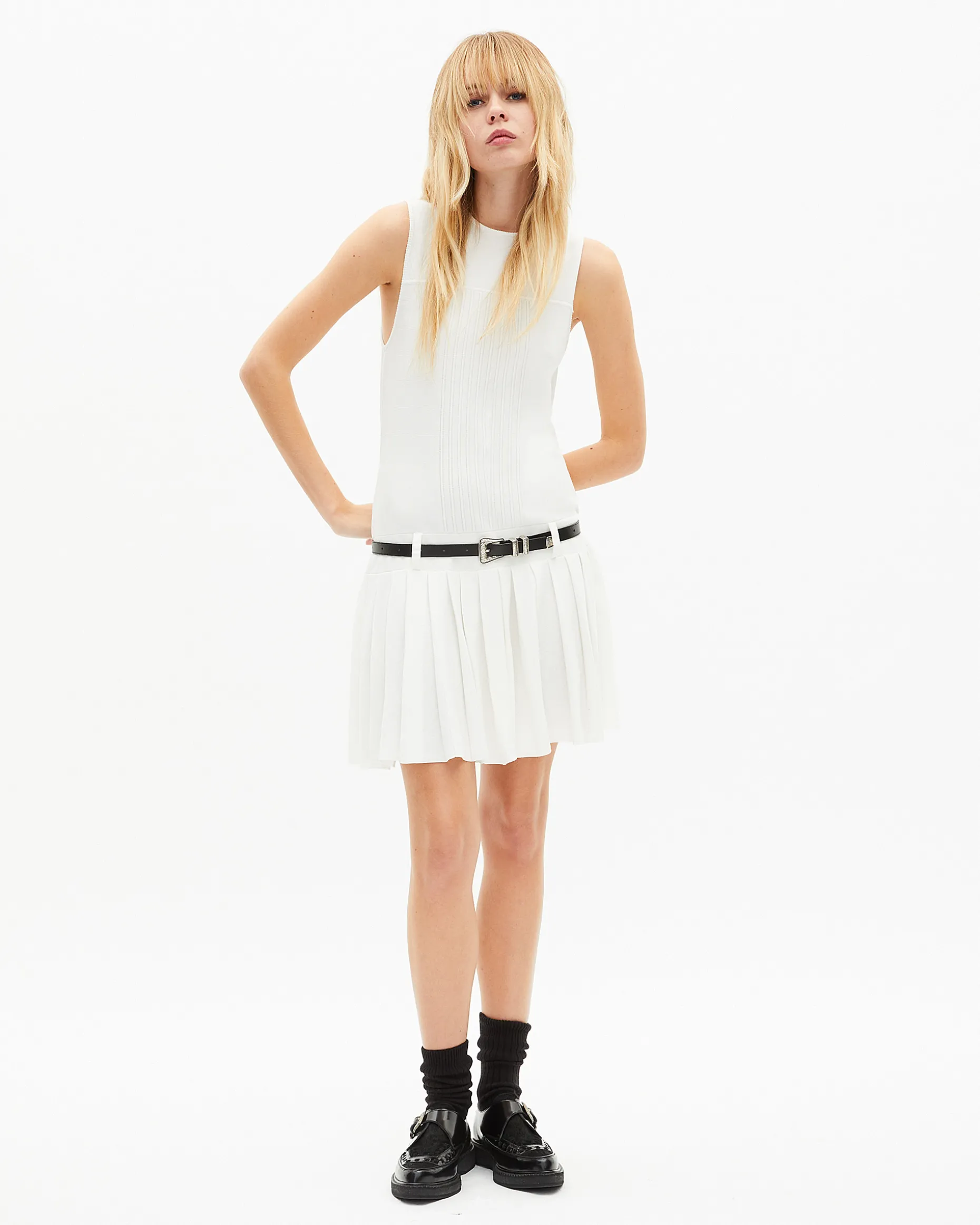Robe courte en maille plissée écrue