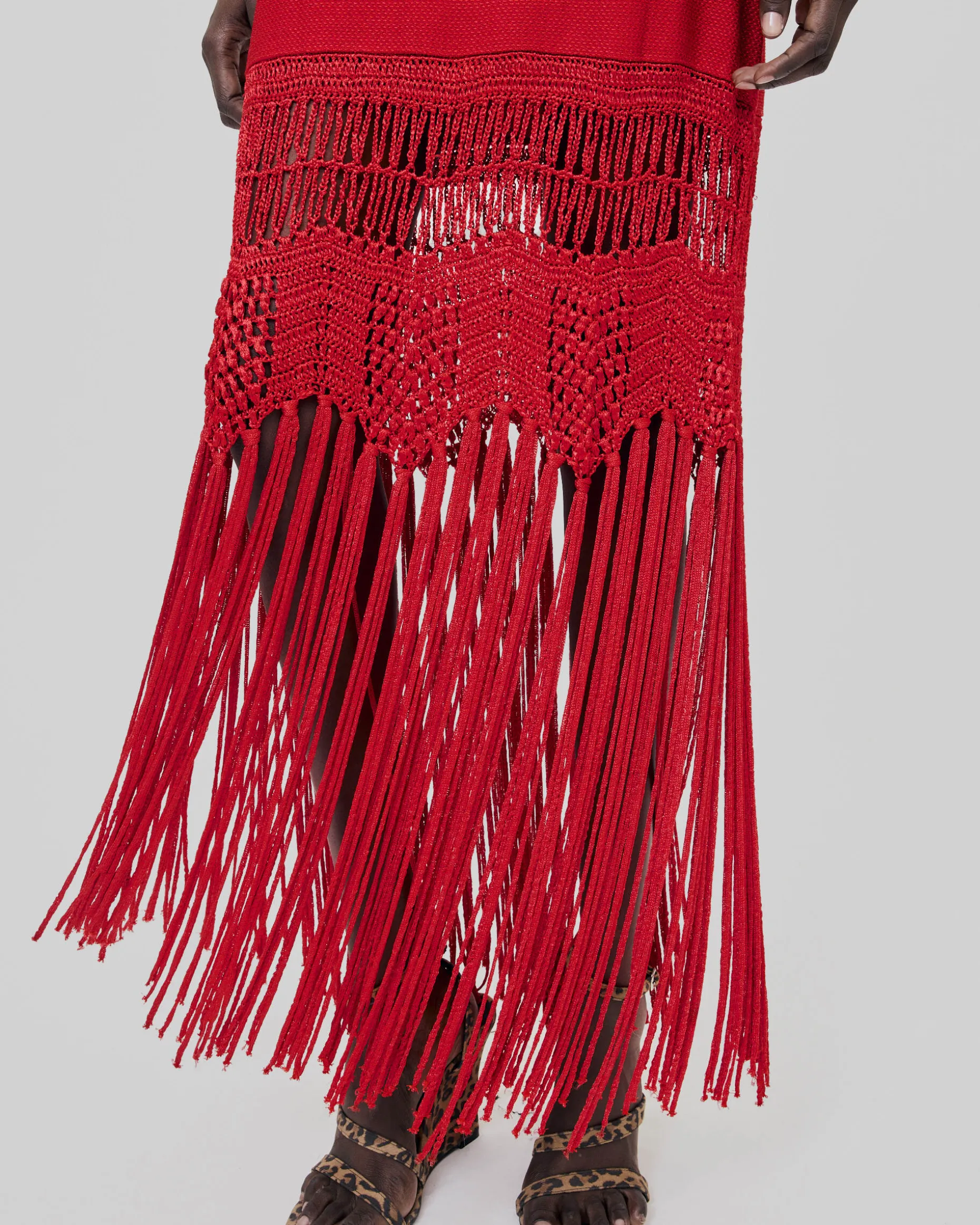 Robe dos nu avec franges en maille rouge