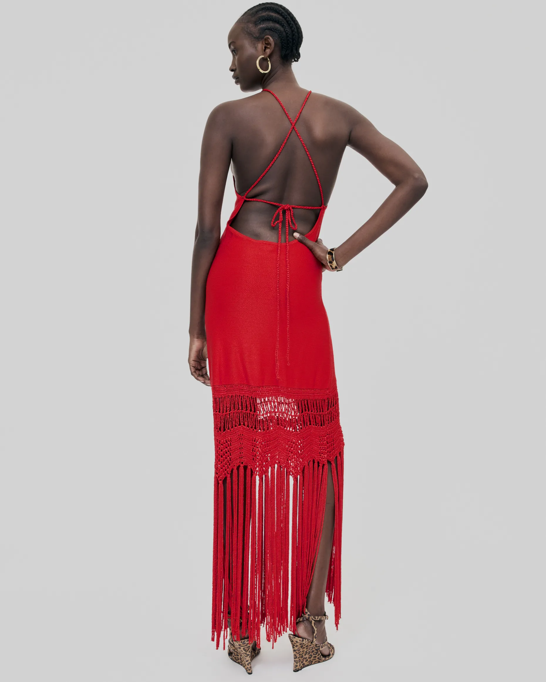 Robe dos nu avec franges en maille rouge