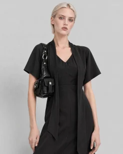 Robe longue col lavallière en satin marron