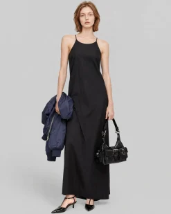 Robe longue dos croisé en satin noire