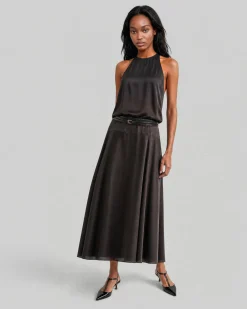 Robe longue dos croisé en satin marron
