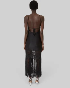 Robe longue dos nu avec franges en maille noire