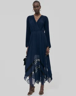 Robe longue plissée avec dentelle bleu marine