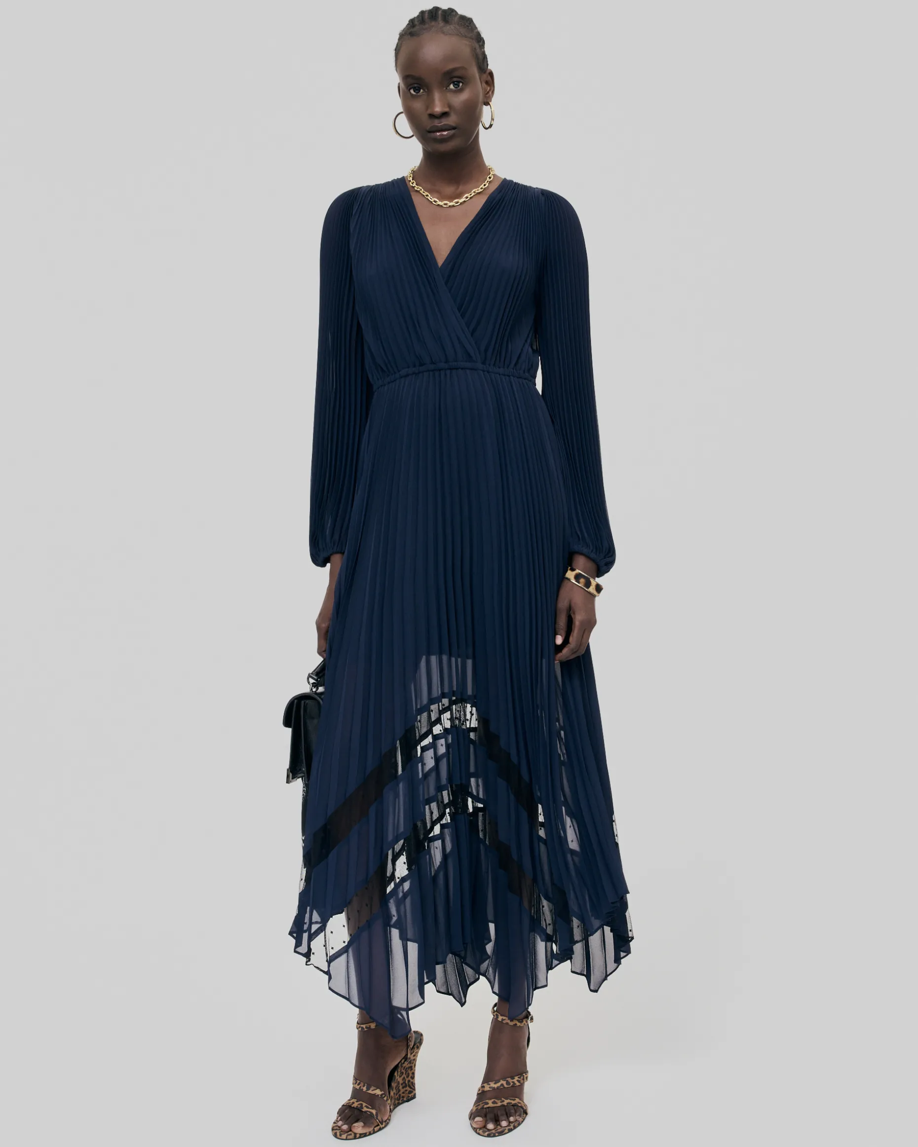 Robe longue plissée avec dentelle bleu marine