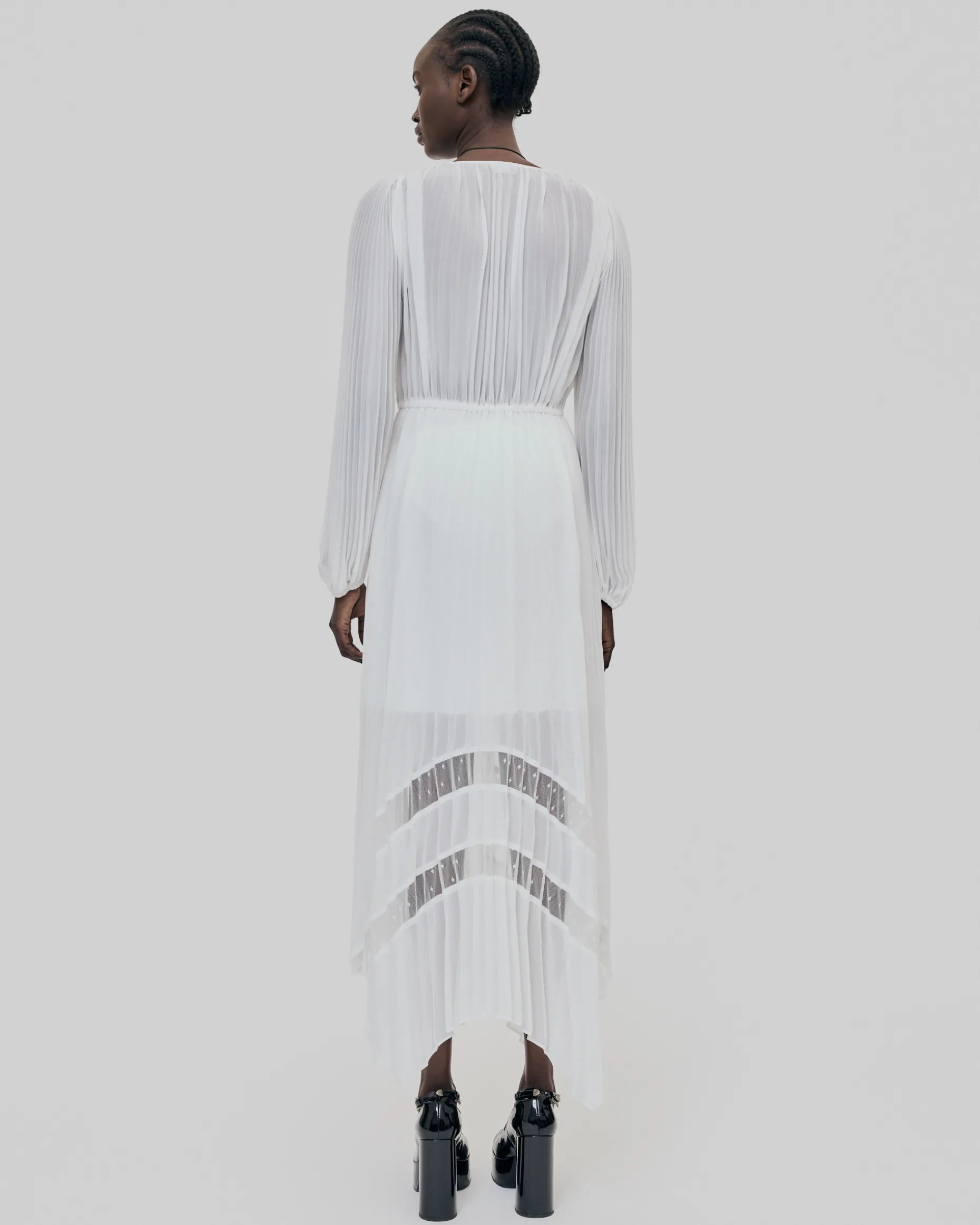 Robe longue plissée avec plumetis écrue