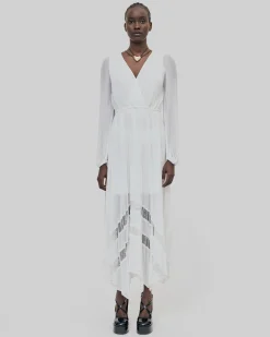 Robe longue plissée avec plumetis écrue