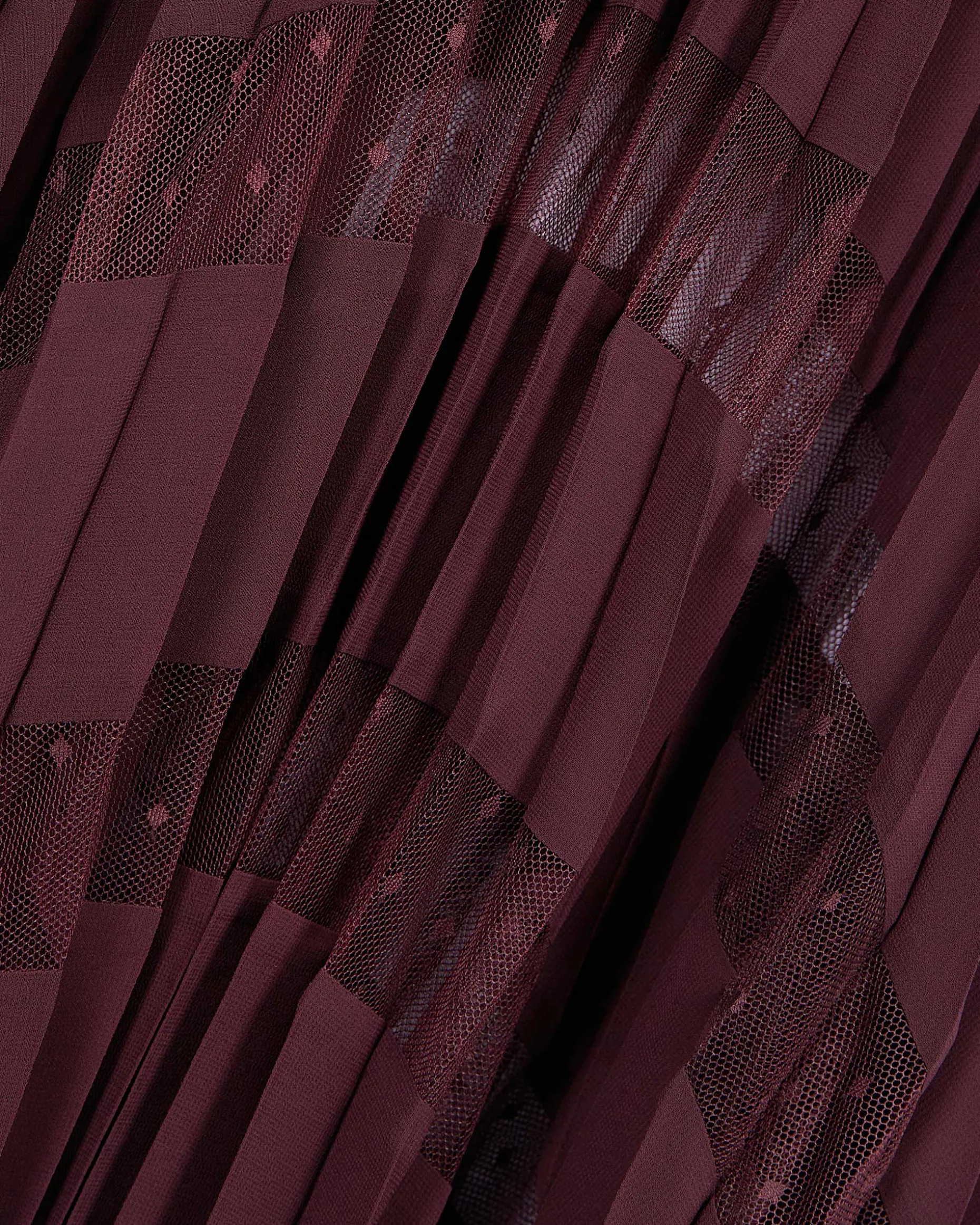 Robe longue plissée bordeaux