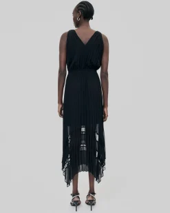 Robe longue plissée noire