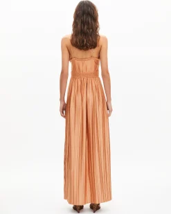 Robe longue plissée orange clair