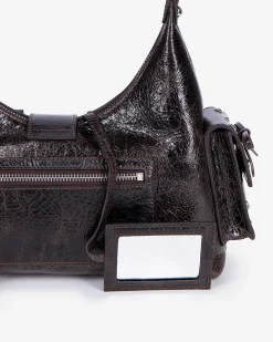 Sac Amelia clouté en cuir craquelé marron