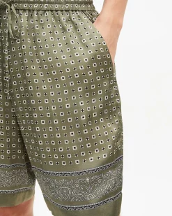Short imprimé bandana kaki