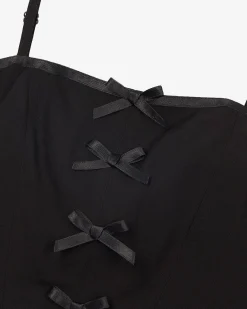 Top avec détails de nœuds noir